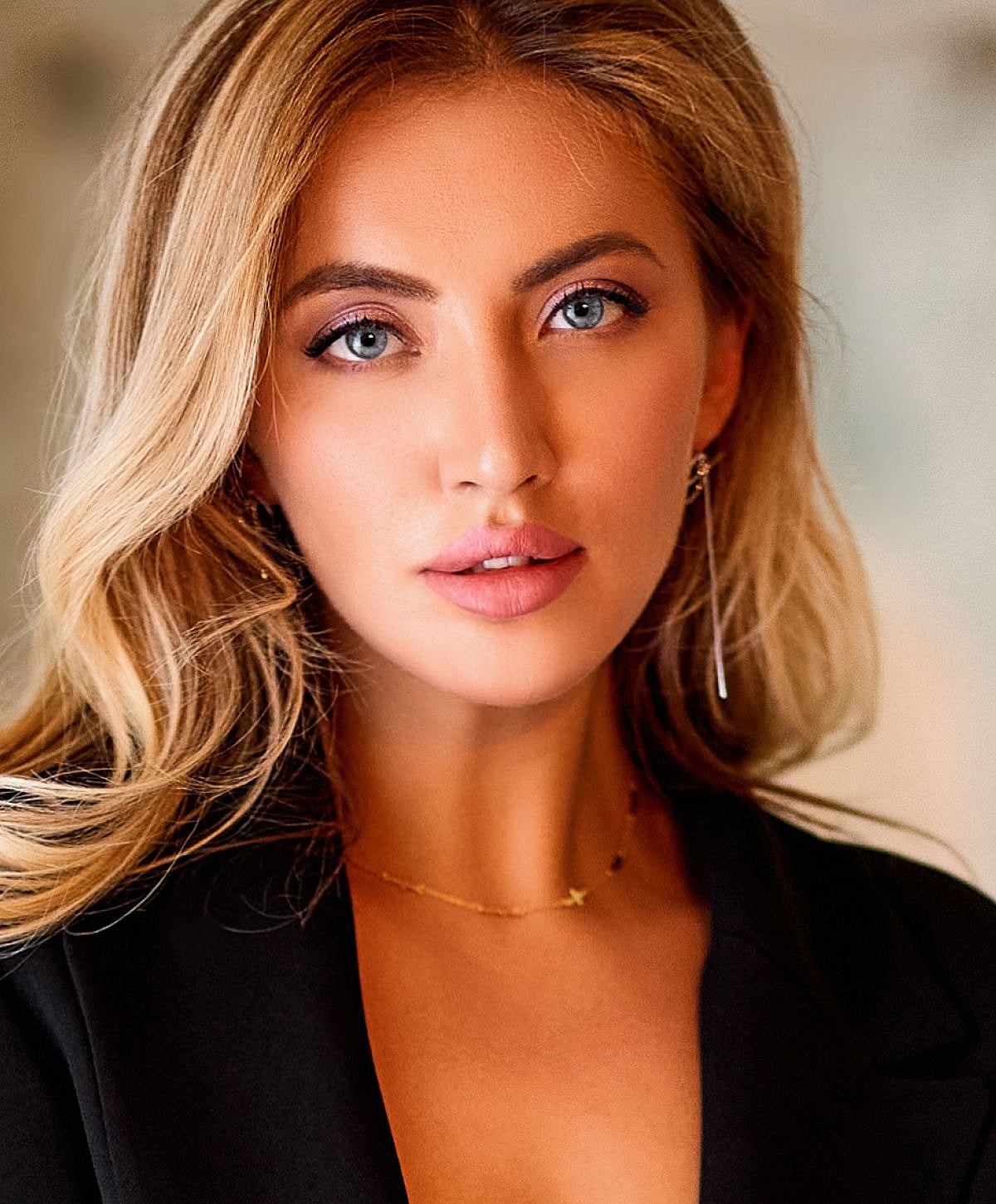 Houston Dermal Fillers model with blonde hair